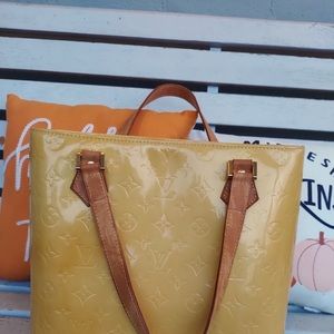 Authentic Louis Vuitton Vernis Handbag